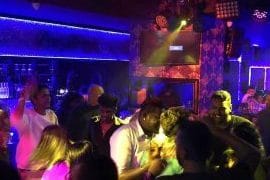 10 Tempat Karaoke di Pasir Mas, Malaysia Terbaik untuk Hiburan Malam Anda