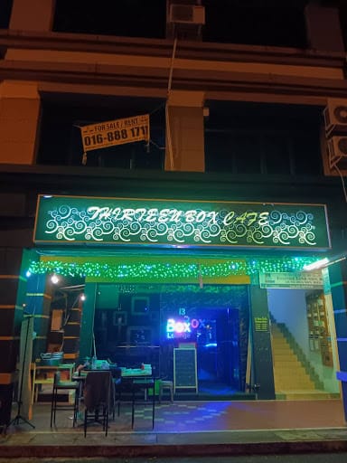 Thirteen Box Cafe
