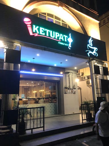 Ketupat Family Karaoke