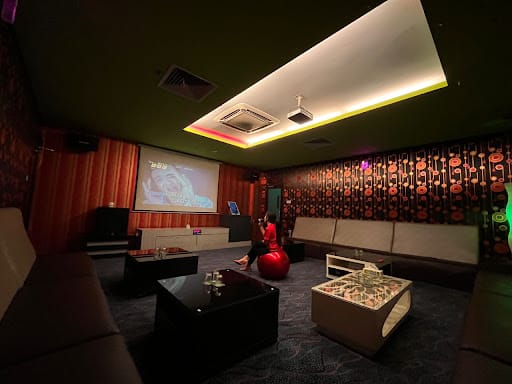 WOW FAMILY KARAOKE SNOOKER