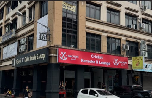 Cricket Karaoke And Lounge