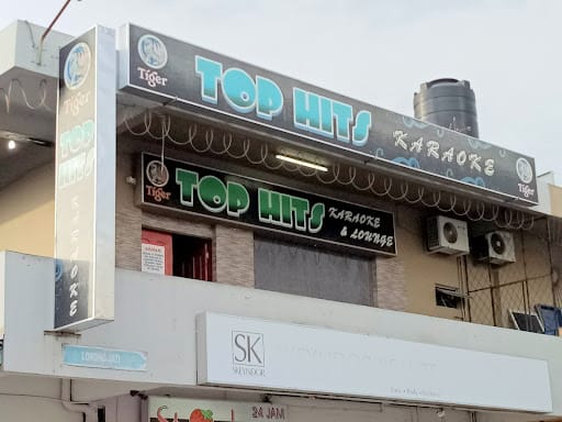 Top Hits karaoke & Lounge