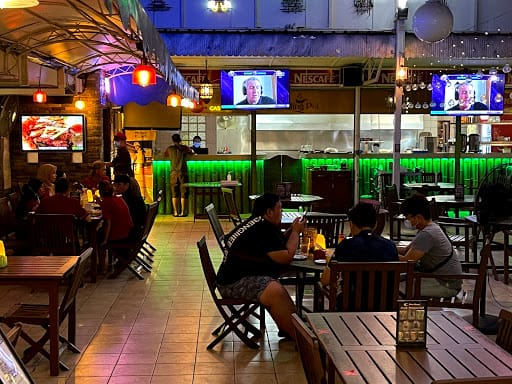 Blue Wave Lounge & Restaurant