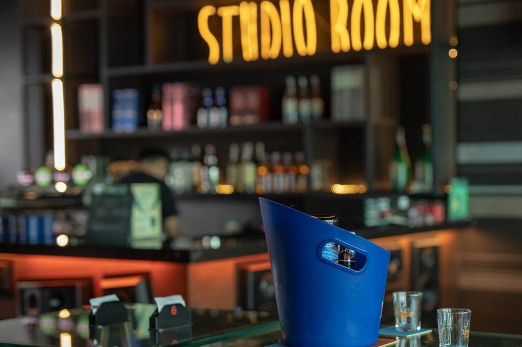Studio Room Karaoke Bar 唱霸 1 studio room karaoke bar e594b1e99cb8