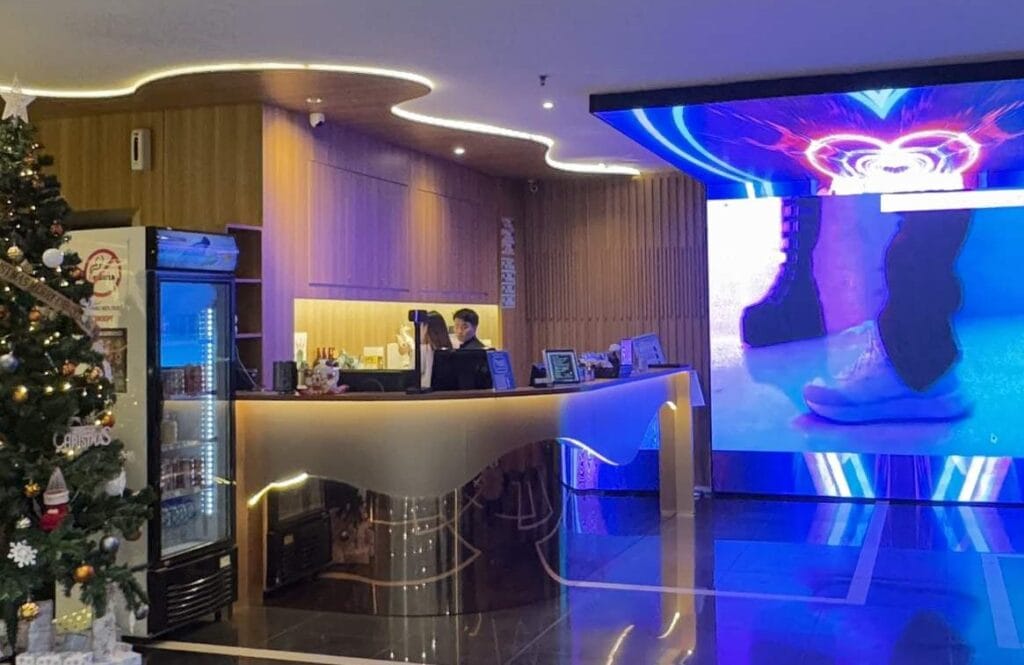 V BOX FAMILY KARAOKE 1 v box family karaoke