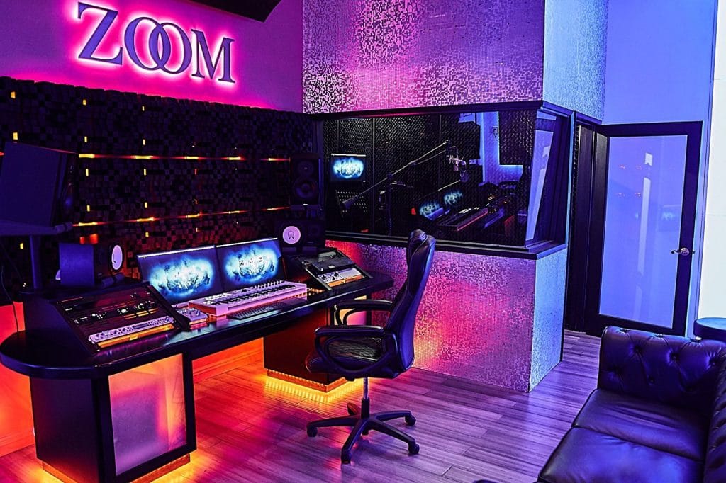 Zoom Sound & Studio 1 zoom sound studio